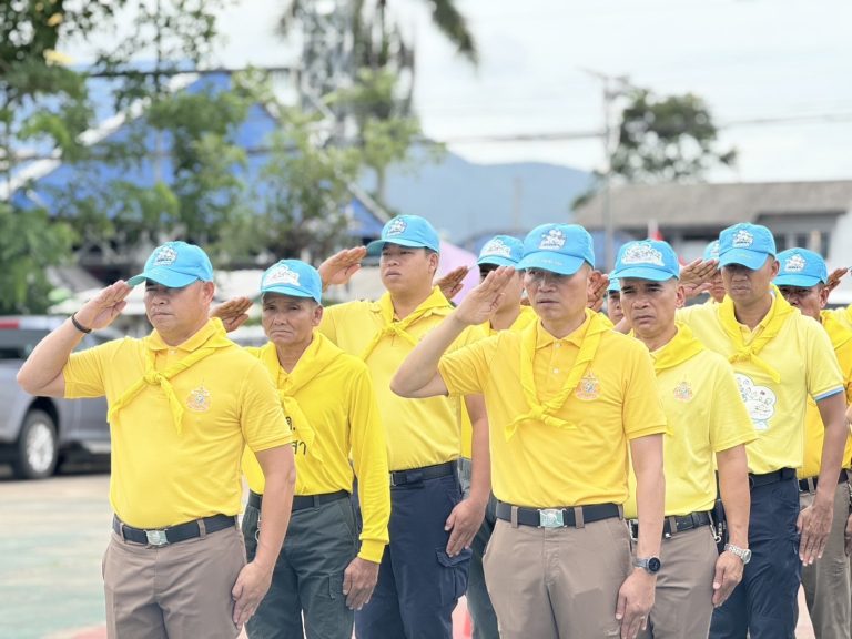 ร่วมกิจกรรมจิตอาสาบำเพ็ญสาธารณะประโยชน์ทำความสะอาดสถานที่ราชการร่วมกับหน่วยงานราชการในอำเภอท่าลี่