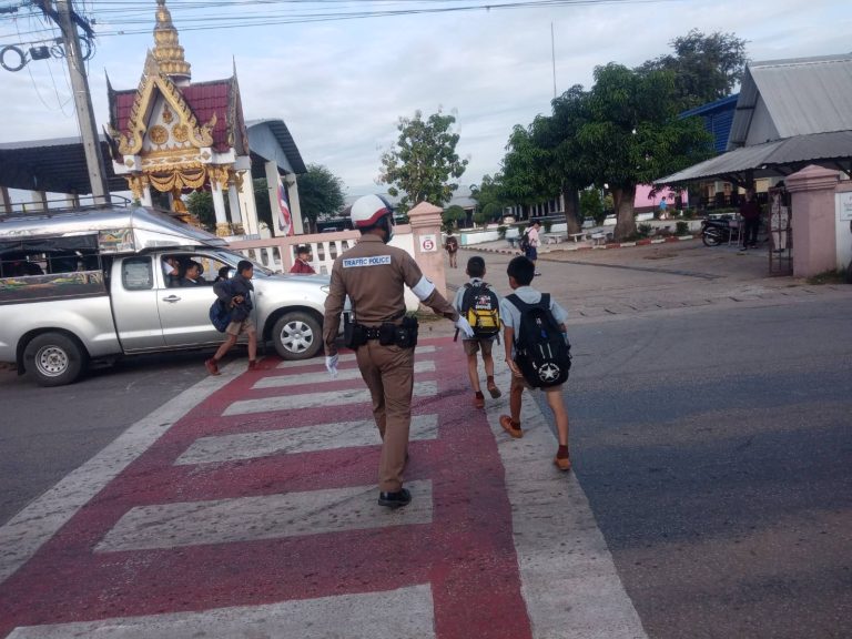 ว.4 การจราจร รร.บ้านท่าลี่และสี่แยกตลาดสดเทศบาลท่าลี่